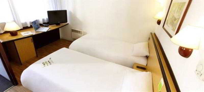 Brit Hotel Dinan - Taden Room photo
